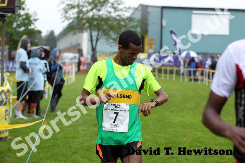 Yared Hagos finishing the 2012 Blaydon Races on June 9th.